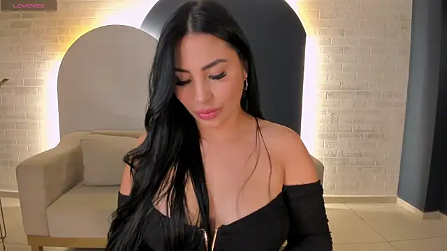 MiaRoberts1 online show from August 3, 1:16 pm