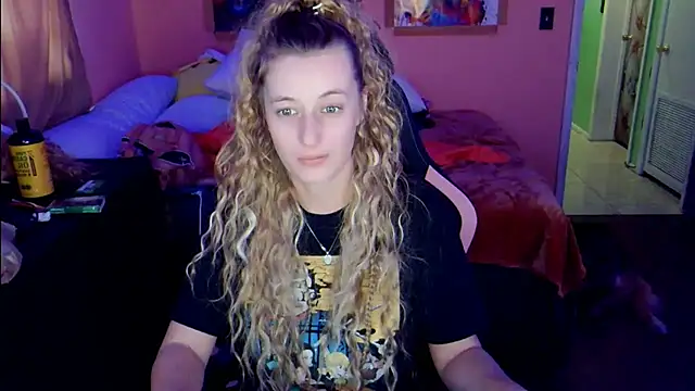 Snapshot of AsiaGoesPro chatting on February 20, 9:15 pm AsiaGoesPro online show from February 20, 9:15 pm