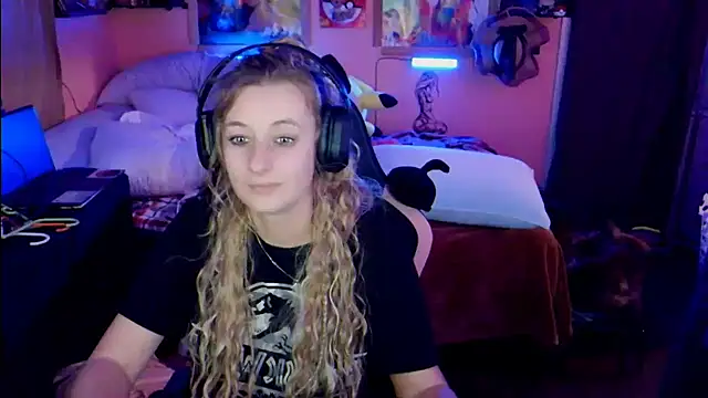 Snapshot of AsiaGoesPro chatting on March 4, 2:39 am AsiaGoesPro online show from March 4, 2:39 am