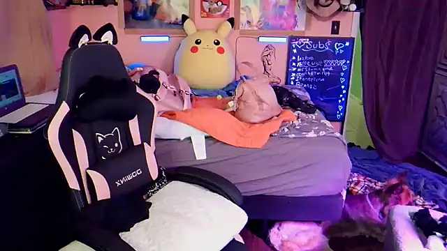 Snapshot of AsiaGoesPro chatting on March 23, 3:43 am AsiaGoesPro online show from March 23, 3:43 am