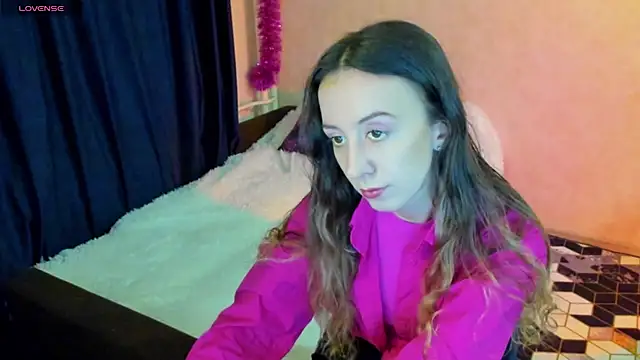 CurlySteph online show from December 7, 6:59 pm