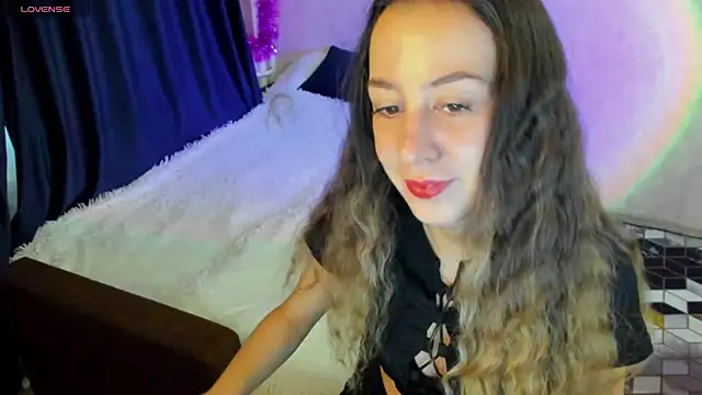 CurlySteph online show from December 13, 10:08 am