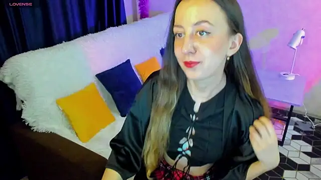 CurlySteph online show from March 18, 4:04 pm