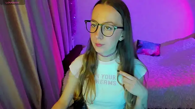 CurlySteph online show from September 18, 6:43 pm