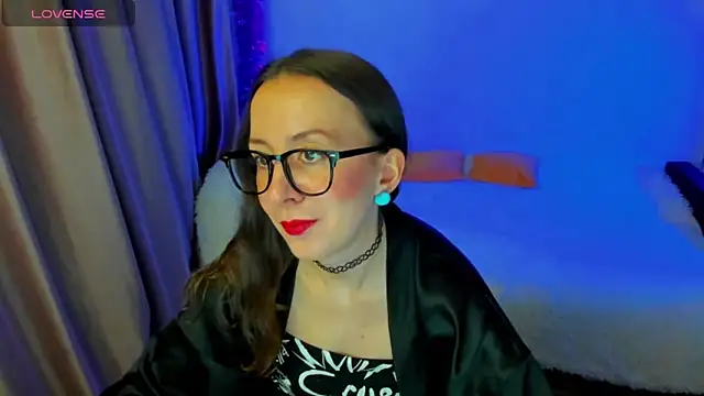 CurlySteph online show from February 7, 9:18 pm