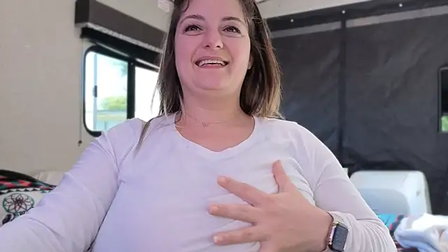 Snapshot of magicsparkles chatting on March 17, 8:23 pm magicsparkles online show from March 17, 8:23 pm