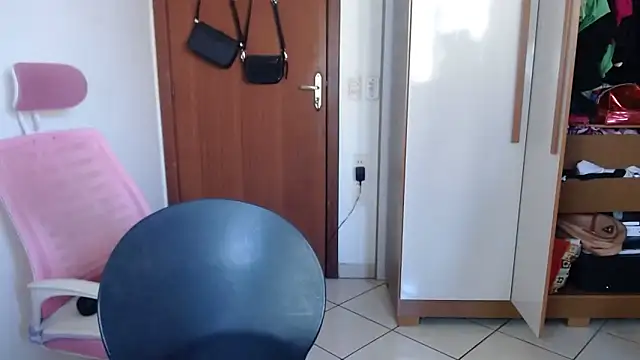 bustycarly online show from November 22, 12:37 pm