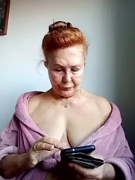 Hottie-Mom online show from October 31, 8:48 am