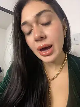 LaanaCooper online show from March 17, 2:01 pm