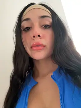 LaanaCooper online show from September 9, 6:18 pm