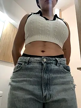 Snapshot of LaanaCooper chatting on October 21, 4:19 pm LaanaCooper online show from October 21, 4:19 pm