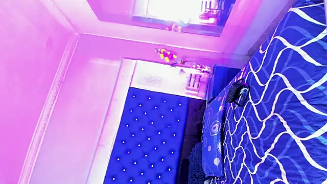 Sammybitchx online show from June 3, 12:08 pm