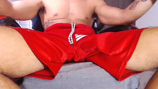 Snapshot of ErosFindomKing chatting on April 24, 5:37 pm ErosFindomKing online show from April 24, 5:37 pm