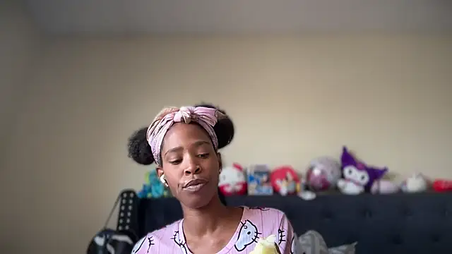Cum2Charm online show from May 3, 7:31 pm