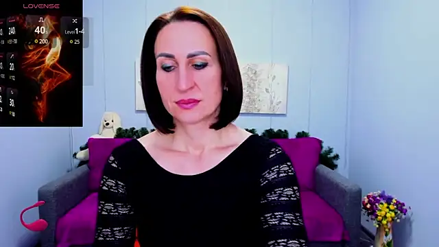 Nia Smithh online show from December 17, 1:16 pm