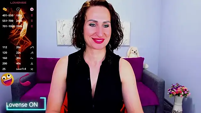 Nia Smithh online show from October 4, 5:38 am