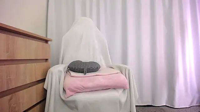 faceless  online show from February 28, 11:36 am