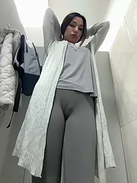  MiaQueen  online show from March 3, 11:35 pm