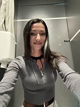  MiaQueen  online show from September 25, 11:30 pm