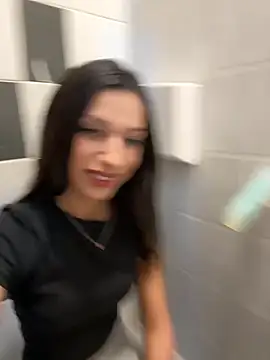  MiaQueen  online show from November 1, 10:45 pm