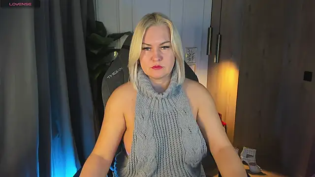 YolandaKiss online show from January 23, 5:02 am