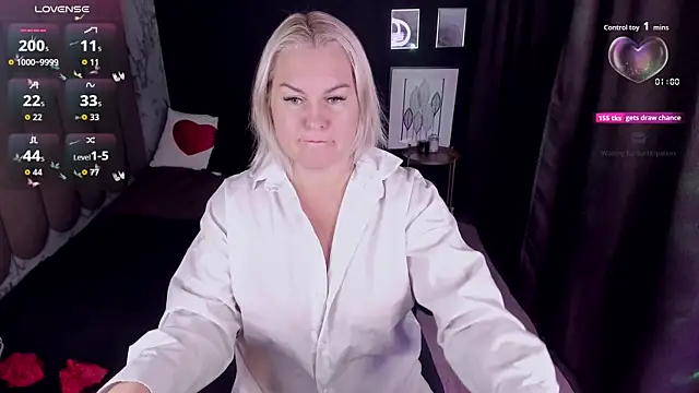 YolandaKiss online show from October 14, 8:20 pm