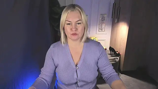 YolandaKiss online show from November 22, 8:19 pm