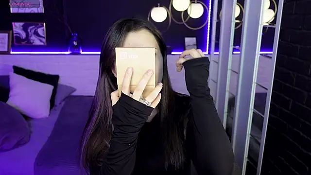 Snapshot of KylieMellow chatting on January 29, 1:38 pm KylieMellow online show from January 29, 1:38 pm