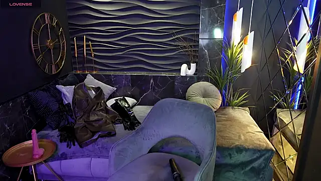 Snapshot of KylieMellow chatting on January 31, 5:30 am KylieMellow online show from January 31, 5:30 am