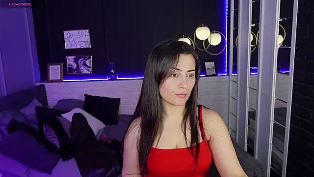 Snapshot of KylieMellow chatting on February 1, 6:00 am KylieMellow online show from February 1, 6:00 am