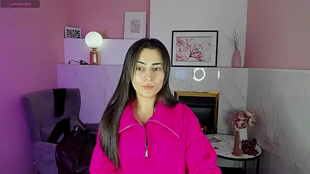 Snapshot of KylieMellow chatting on February 2, 5:42 am KylieMellow online show from February 2, 5:42 am