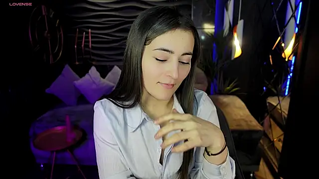 Snapshot of KylieMellow chatting on February 23, 4:46 pm KylieMellow online show from February 23, 4:46 pm