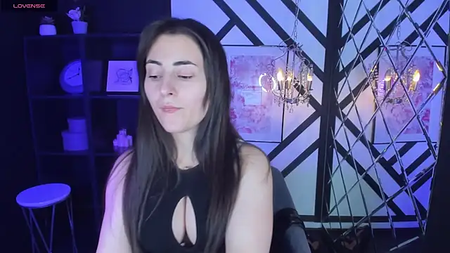 Snapshot of KylieMellow chatting on March 1, 8:45 am KylieMellow online show from March 1, 8:45 am