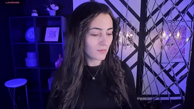 Snapshot of KylieMellow chatting on March 5, 5:40 am KylieMellow online show from March 5, 5:40 am