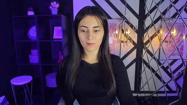 Snapshot of KylieMellow chatting on March 11, 5:38 am KylieMellow online show from March 11, 5:38 am