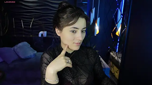 Snapshot of KylieMellow chatting on March 15, 12:02 pm KylieMellow online show from March 15, 12:02 pm