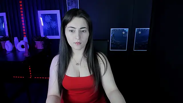 Snapshot of KylieMellow chatting on March 16, 5:36 am KylieMellow online show from March 16, 5:36 am