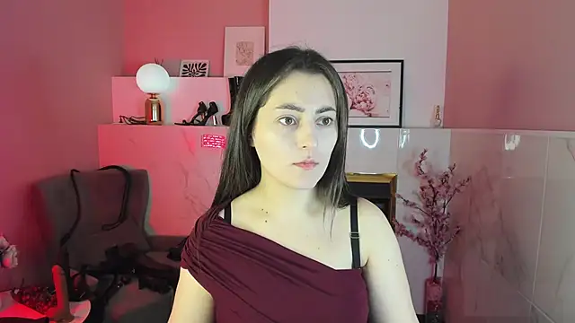 Snapshot of KylieMellow chatting on October 8, 5:27 am KylieMellow online show from October 8, 5:27 am