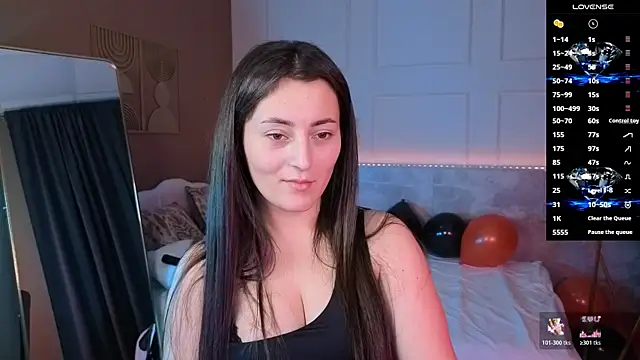 Snapshot of KylieMellow chatting on October 30, 1:34 pm KylieMellow online show from October 30, 1:34 pm