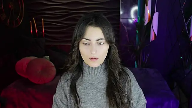 Snapshot of KylieMellow chatting on November 11, 5:29 am KylieMellow online show from November 11, 5:29 am