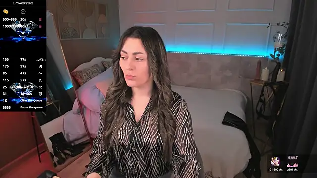 KylieMellow online show from June 6, 5:45 am