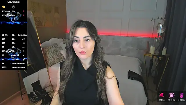 KylieMellow online show from June 15, 5:31 am