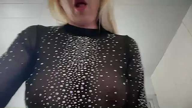 Reyna63 online show from November 4, 7:02 pm