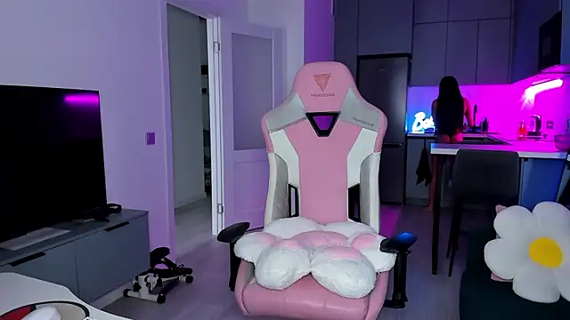 wow lovie online show from March 31, 7:42 am