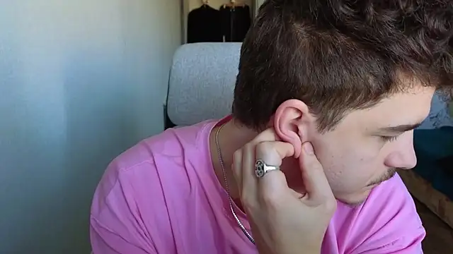 Remy Miles online show from March 13, 5:25 am