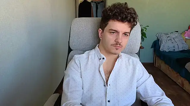 Remy Miles online show from March 26, 5:35 am