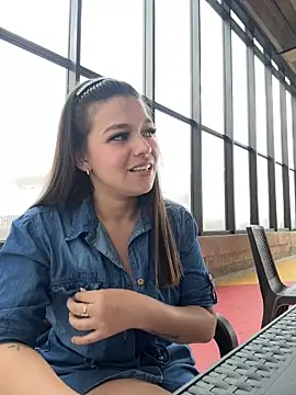 Alyshanon18 online show from December 4, 6:16 pm