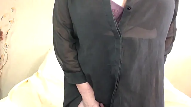 Milf4love50 online show from March 19, 9:28 am