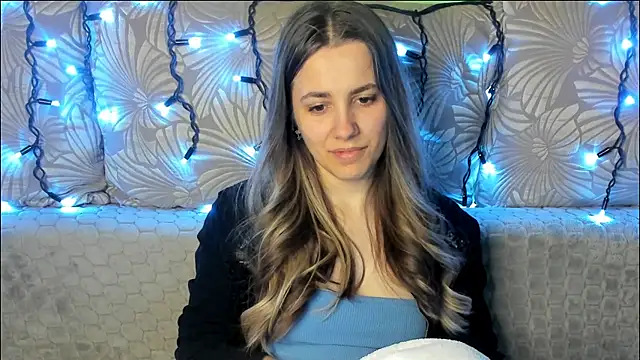 MaggieCake online show from April 28, 2:49 am
