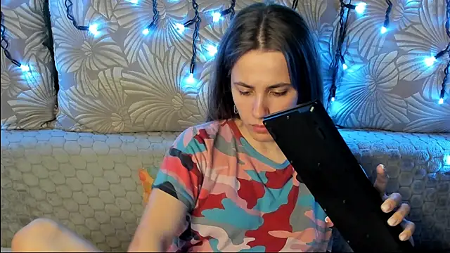 MaggieCake online show from June 20, 2:47 am